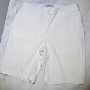 Links Edition White Shorts